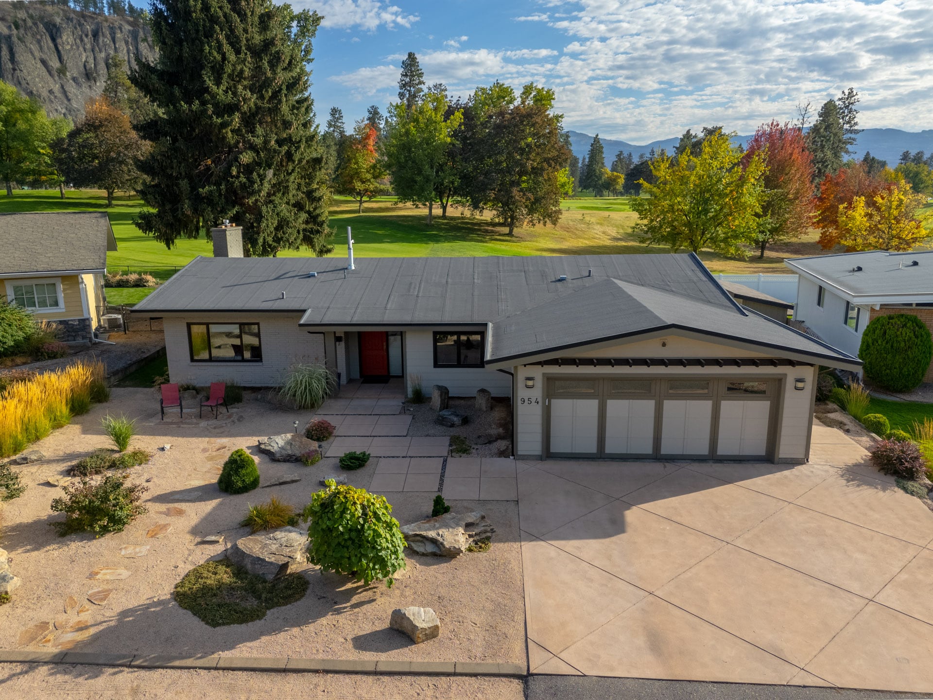 954 Fairway Crescent, Kelowna, BC V1Y 4S7, Canada